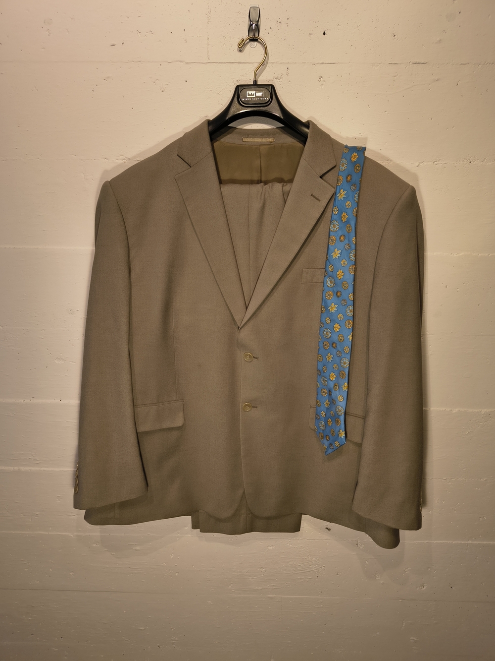 Vintage Lanfranco Taupe Suit 50R / 44W + Aquascutum Silk Tie